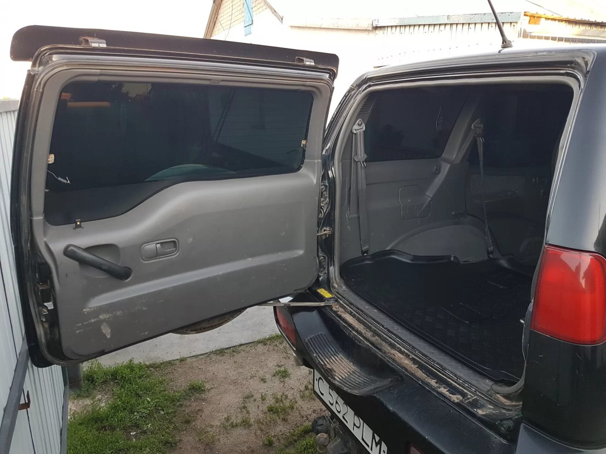 Полка багажника Ниссан Террано 1