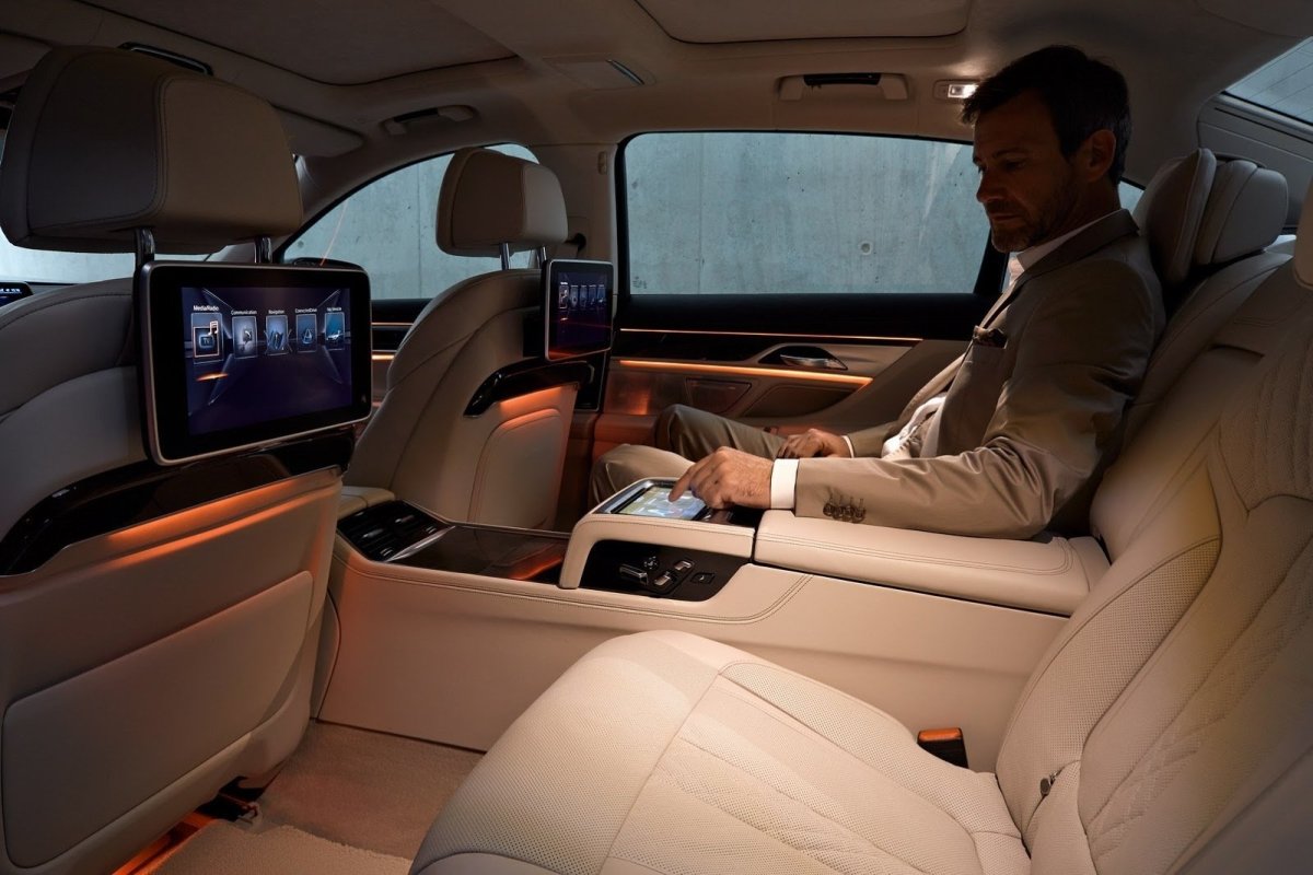 BMW 7 2016
