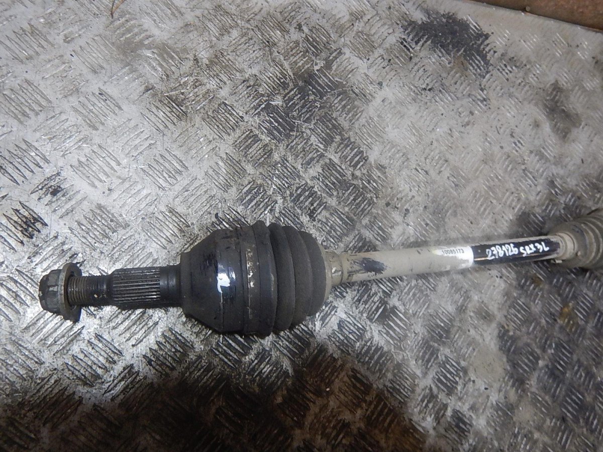 Шрус левый на Кадиллак SRX