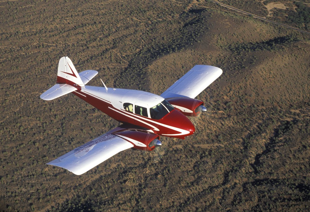 Легкомоторный самолет "Piper pa-32"