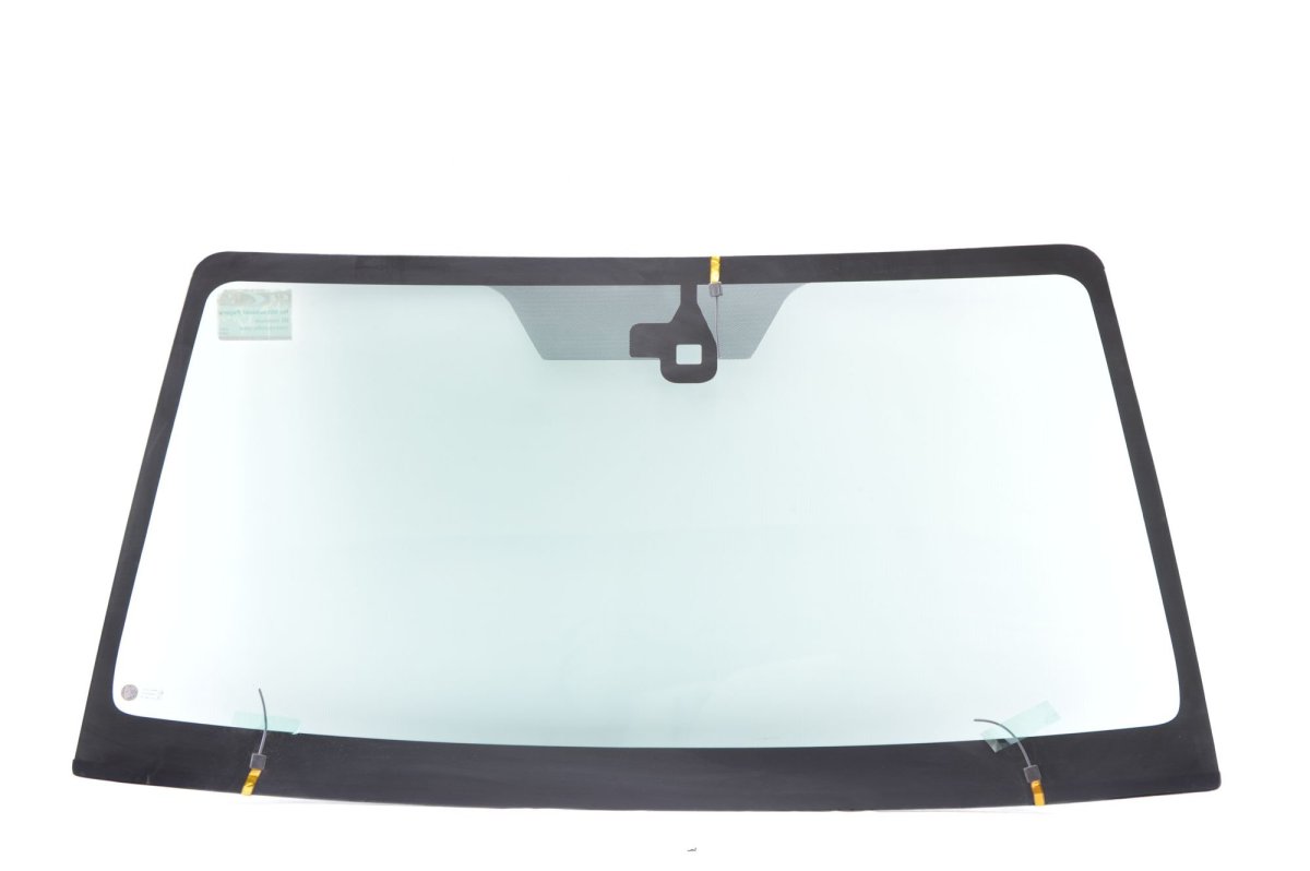 Лобовое стекло Паджеро 3