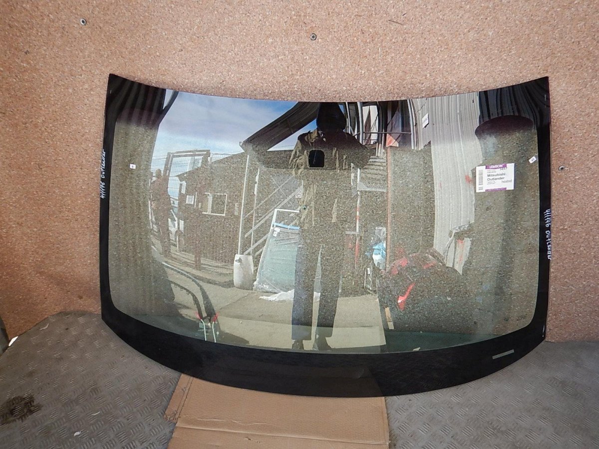 Стекло лобовое Mitsubishi Outlander 2022