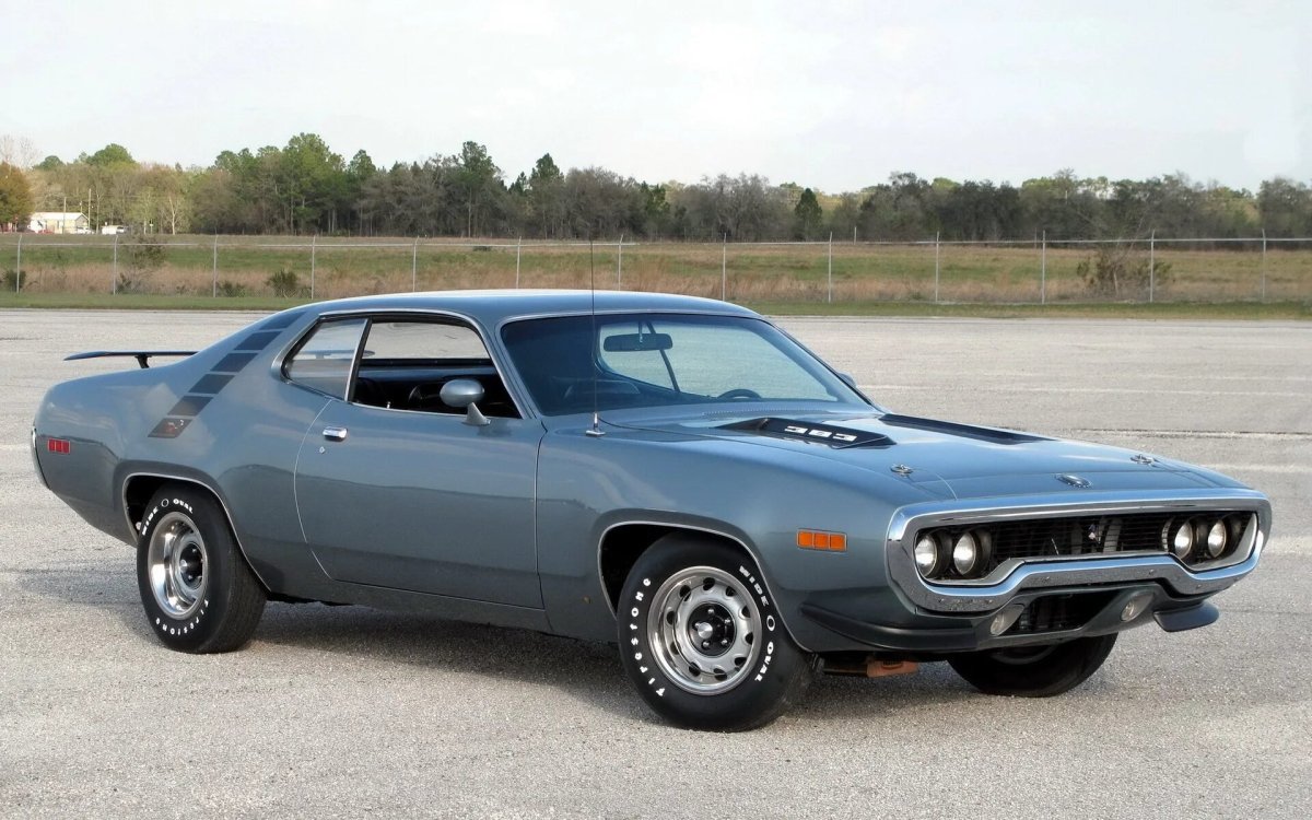 Машина Plymouth Roadrunner