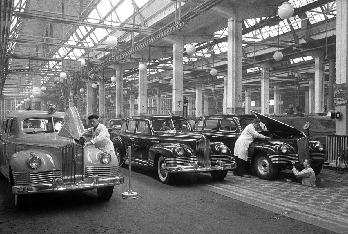 Таксомоторный парк на Вавилова