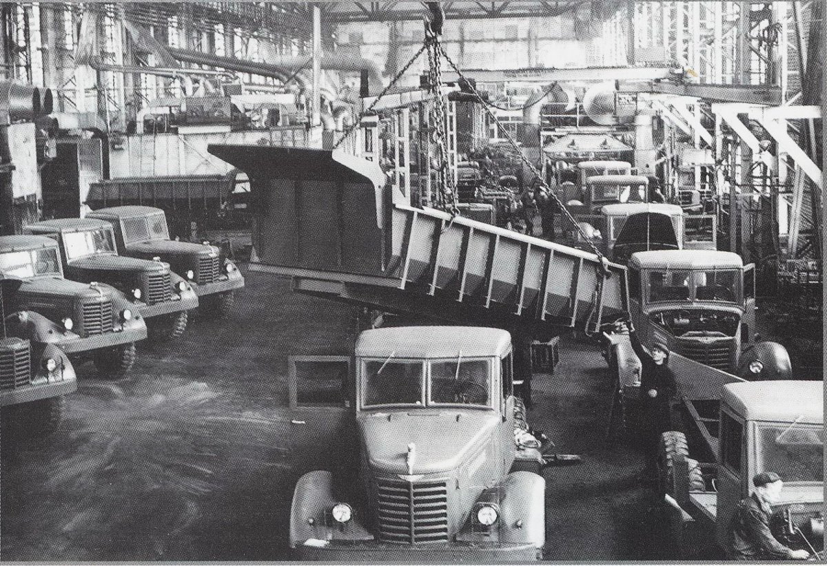 Автокран ЯАЗ-210