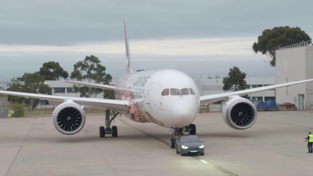 Самолёт Тесла фото