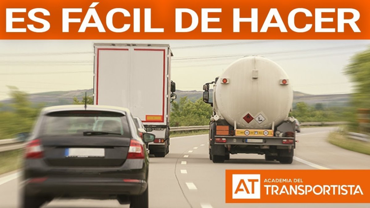 Грузовик обгоняет