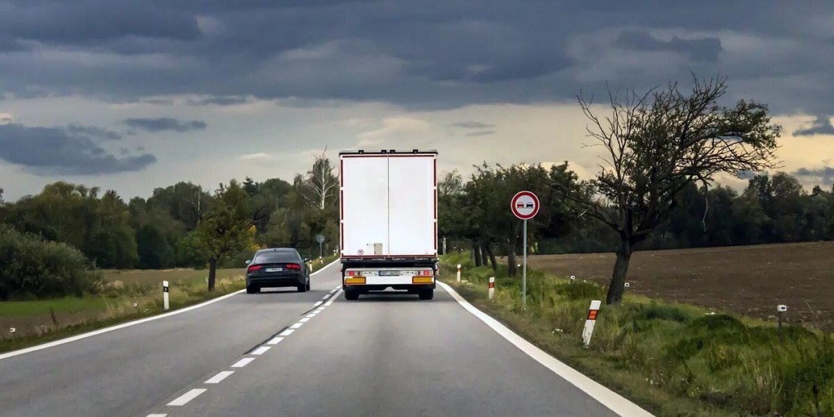 Обгон по трассе