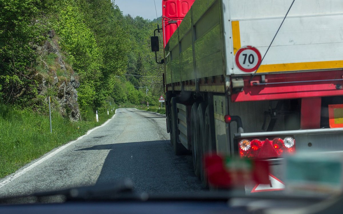 Обгон фуры поворотник