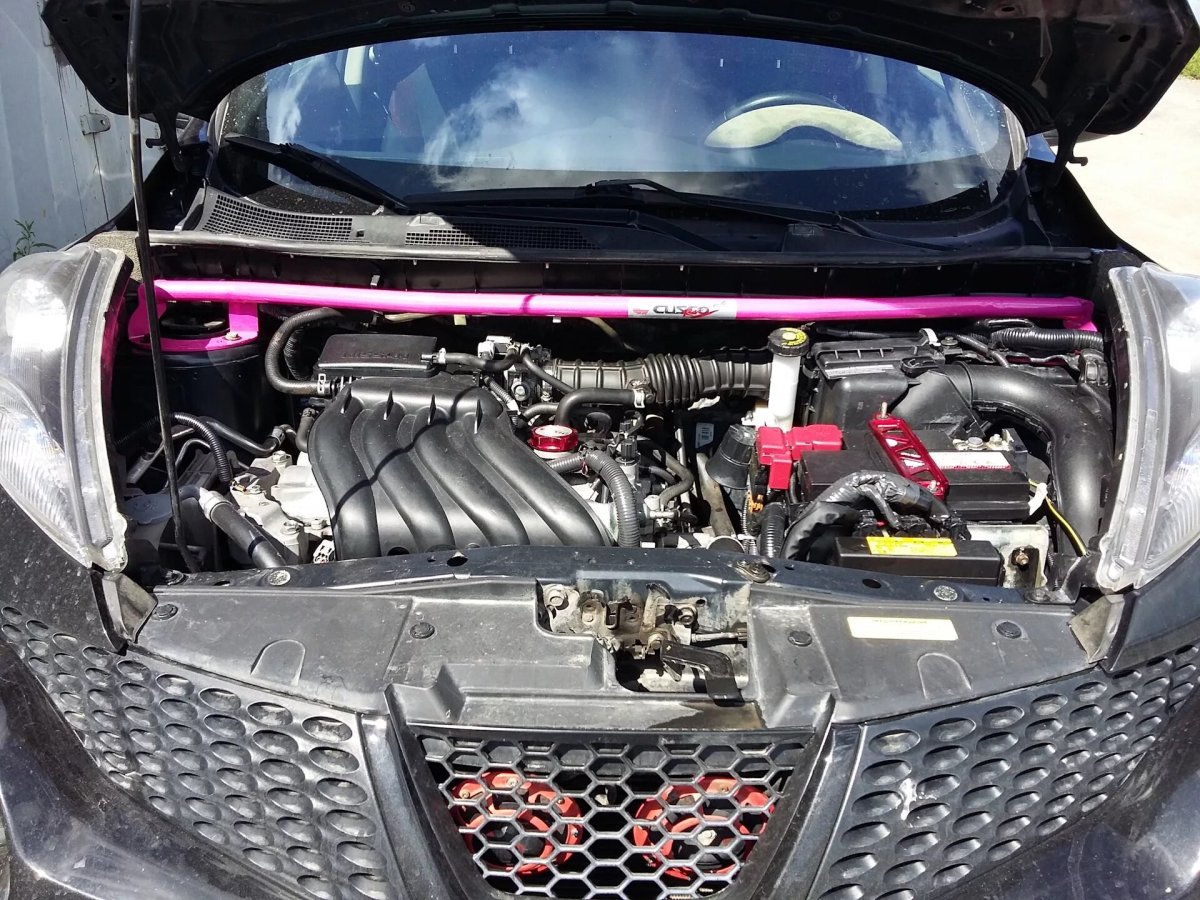 Nissan Juke подкапотное пространство