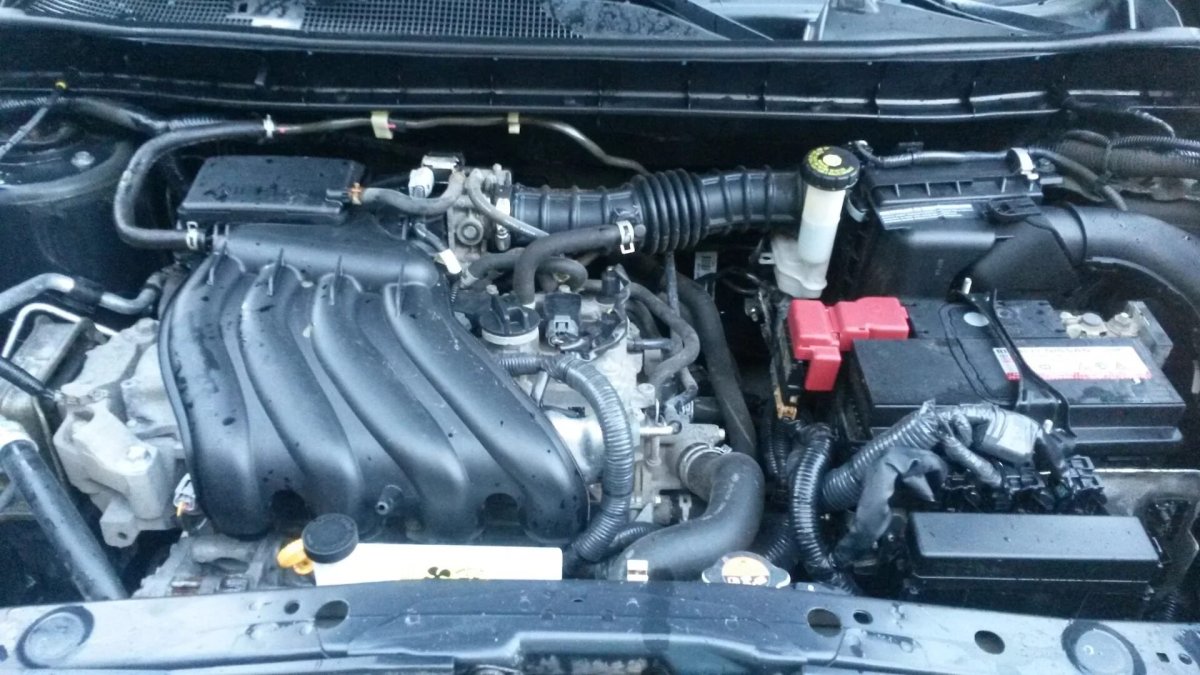 Nissan Qashqai 1.6 подкапотка