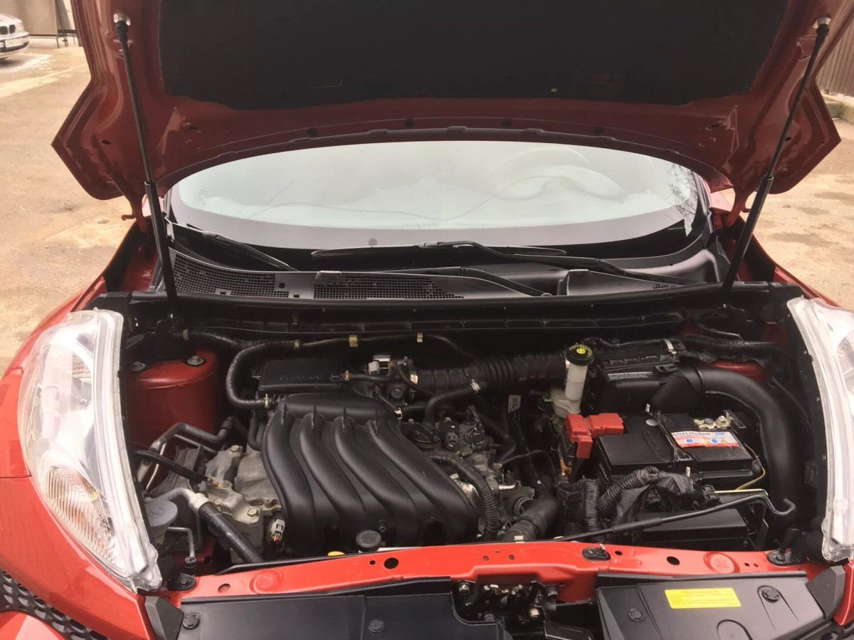 Nissan Juke капот