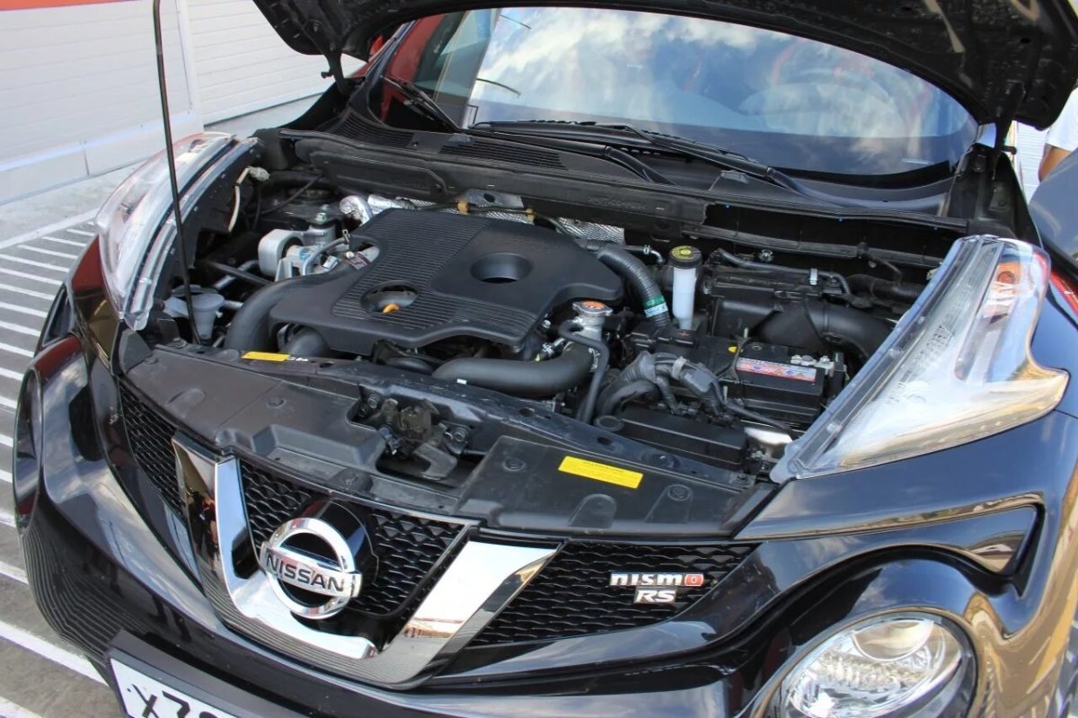 Nissan Juke подкапотка