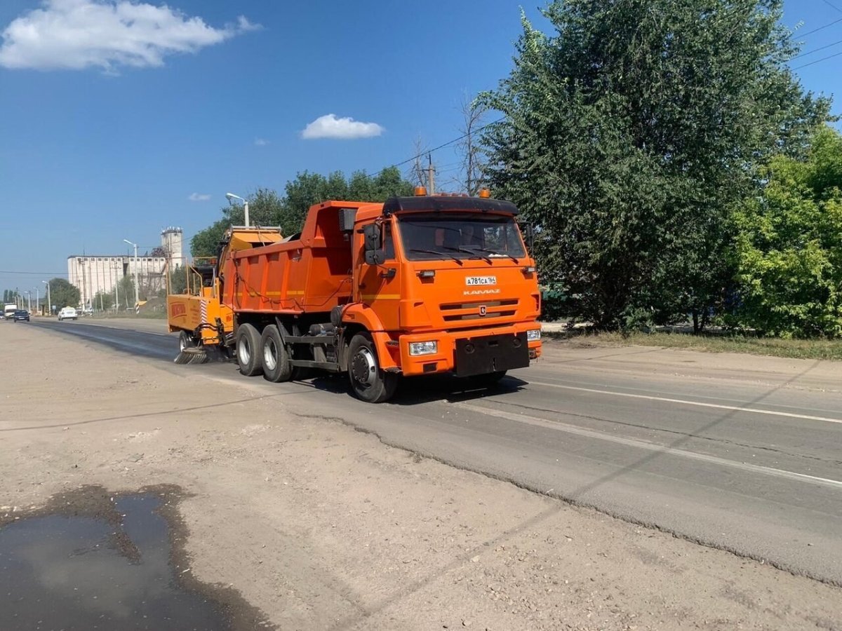 Подметально-уборочная машина магистраль