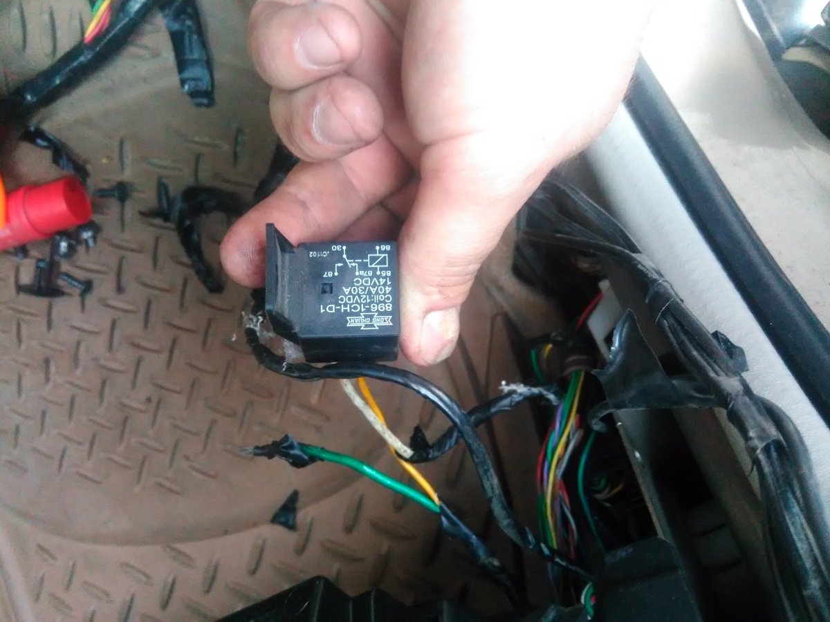 Реле блокировки стартера STARLINE a93