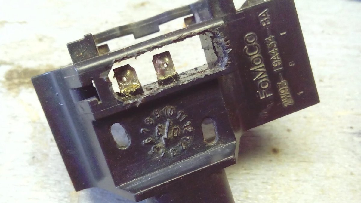 Датчик открытия капота Фрилендер 2