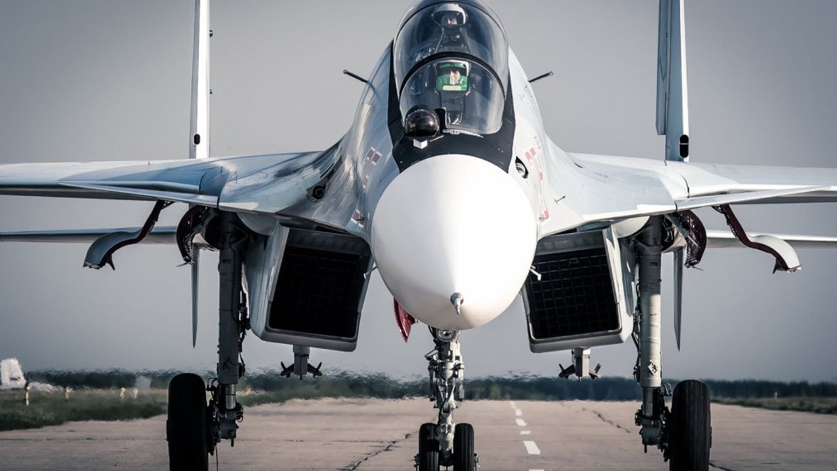 Истребитель Су-35