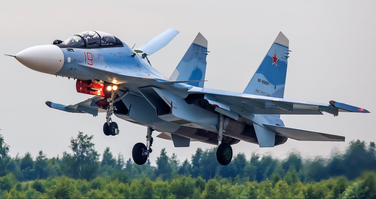 Истребитель Су-30см