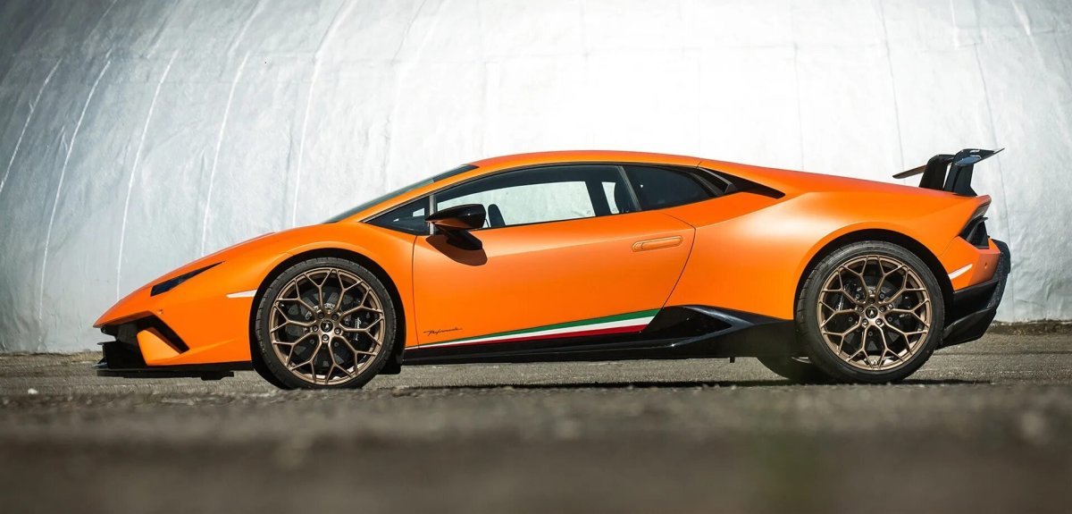 Машина Ламборгини Хуракан оранжевая