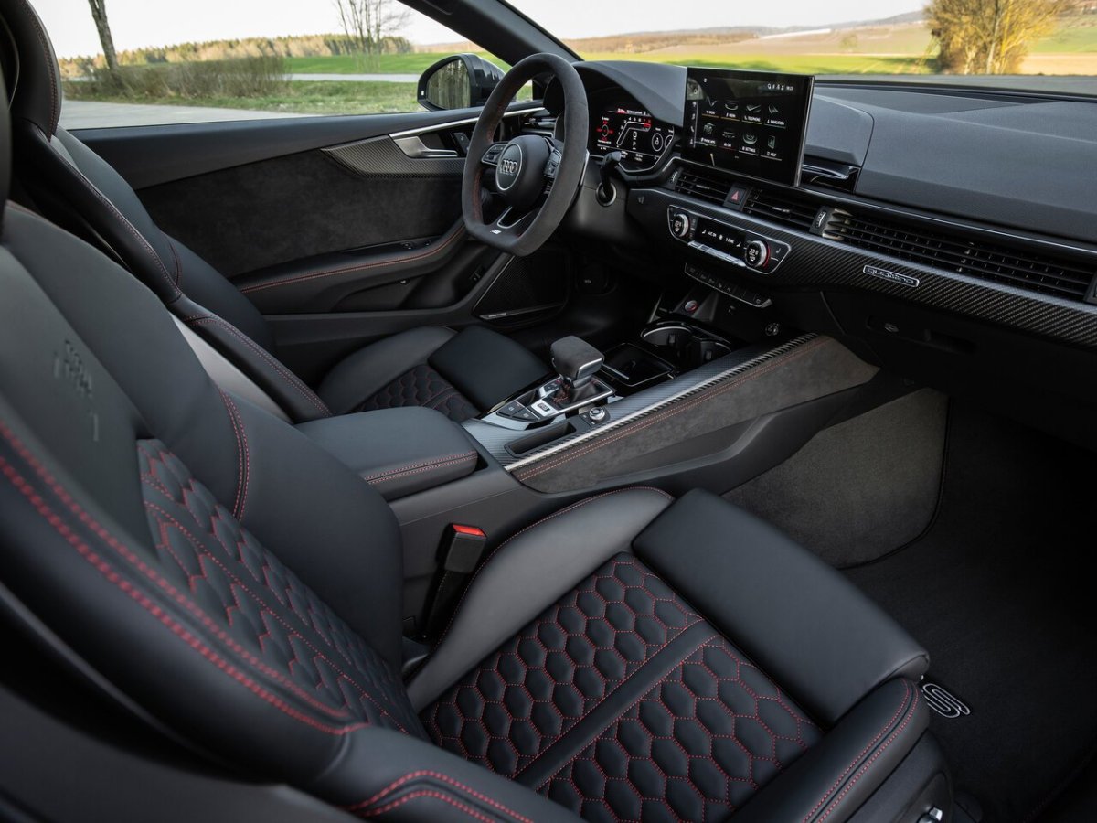 Audi a5 Coupe интерьер ручник