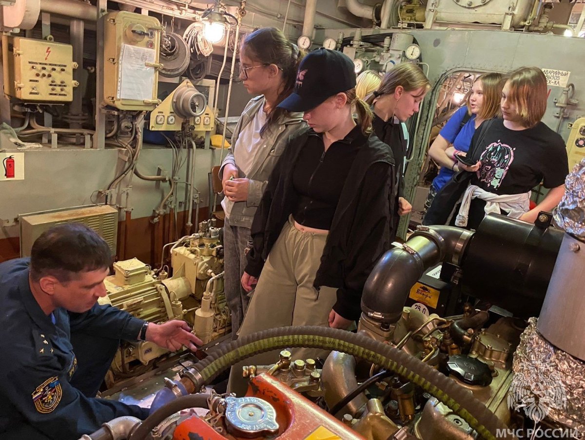 Корабль МЧС России