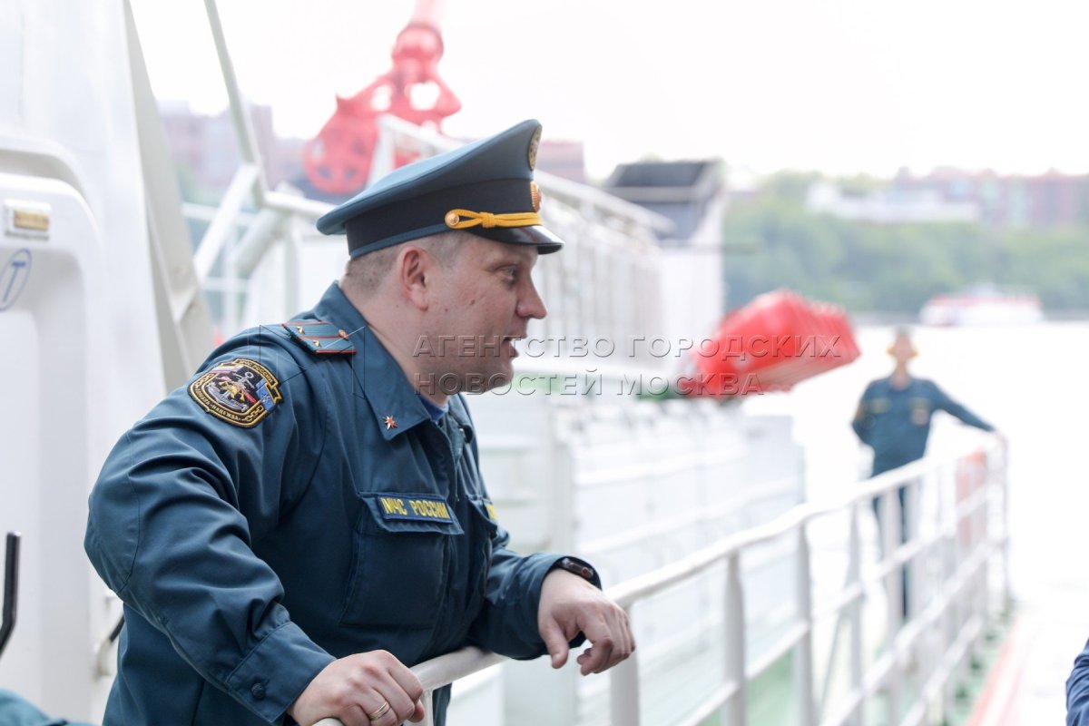 Господин офицер корабля Надежда