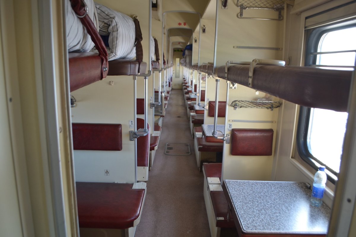 Фирменный Южный Урал плацкарт