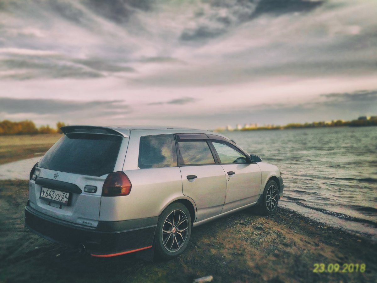 Nissan Wingroad y11 stance