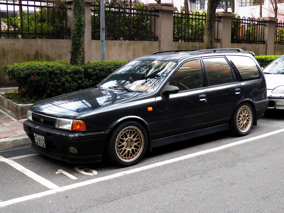 Nissan Wingroad y10