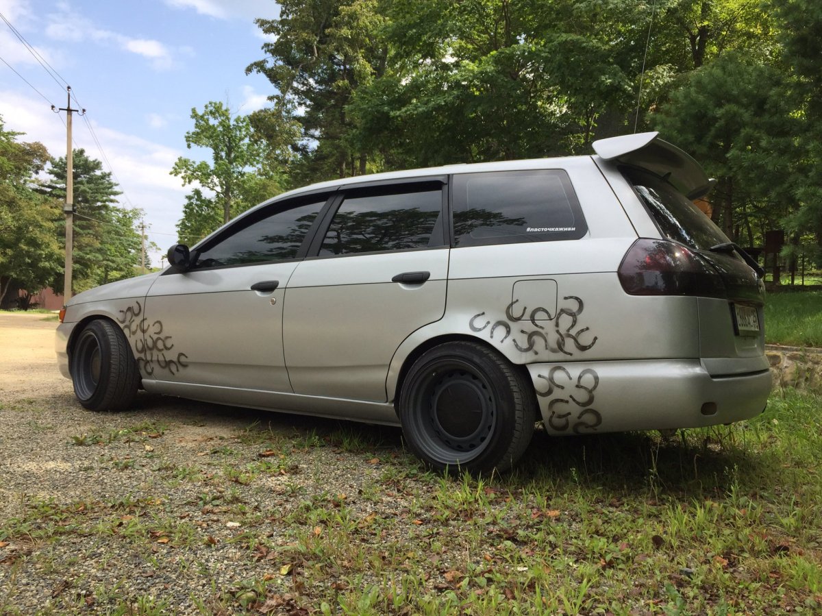 Nissan ad 2000 stance