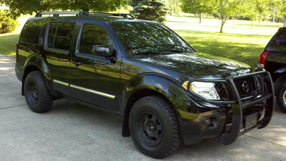 Nissan Pathfinder r51 Black