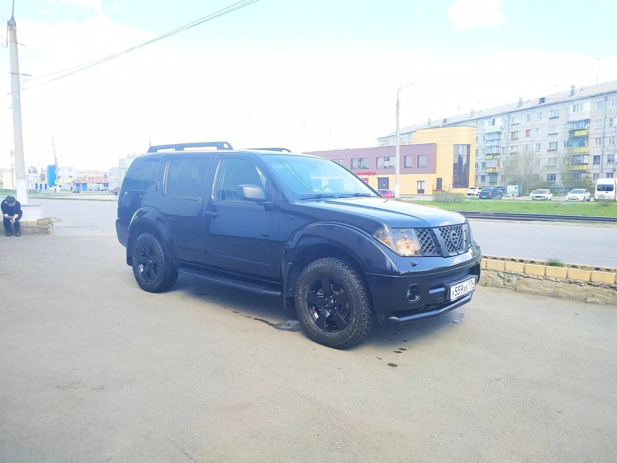 Патфайндер черный тонированный