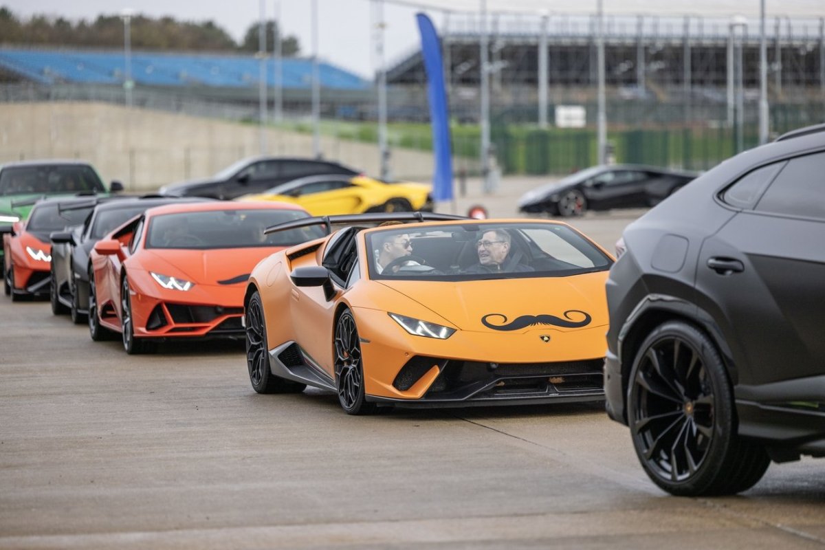 Урус Хуракан