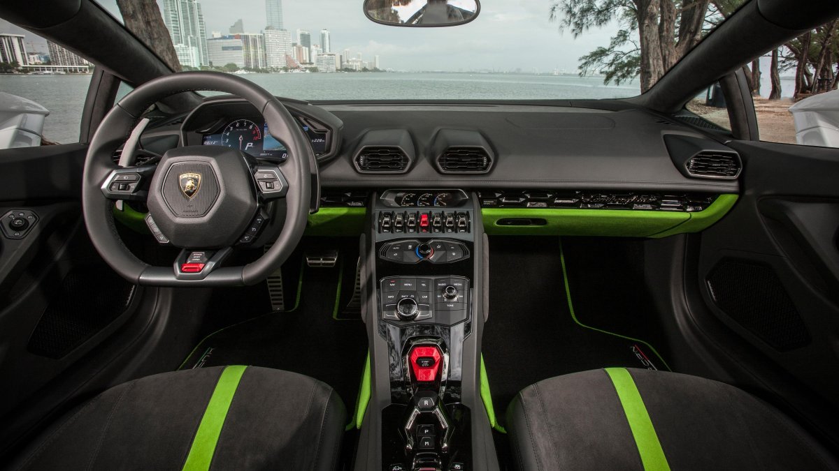 Lamborghini Huracan LP 610-4 салон
