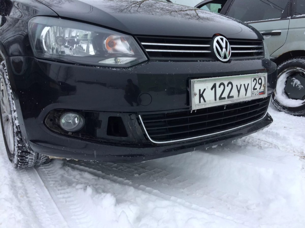 Противотуманки на поло седан 2012