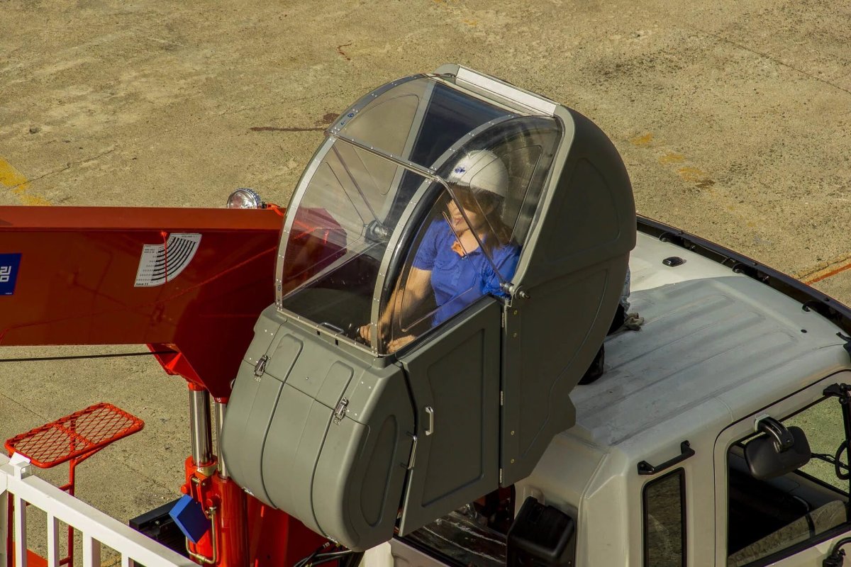 Кабина оператора КМУ