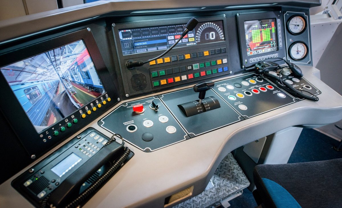 81-765 Кабина машиниста