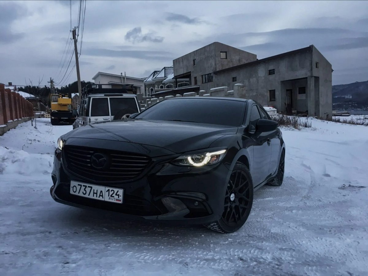 Мазда 6 черная тонированная