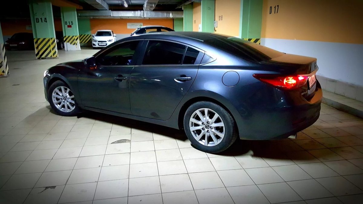 Мазда 6 серая тонированная