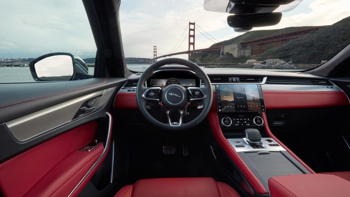 Новый Ягуар f-Pace 2021