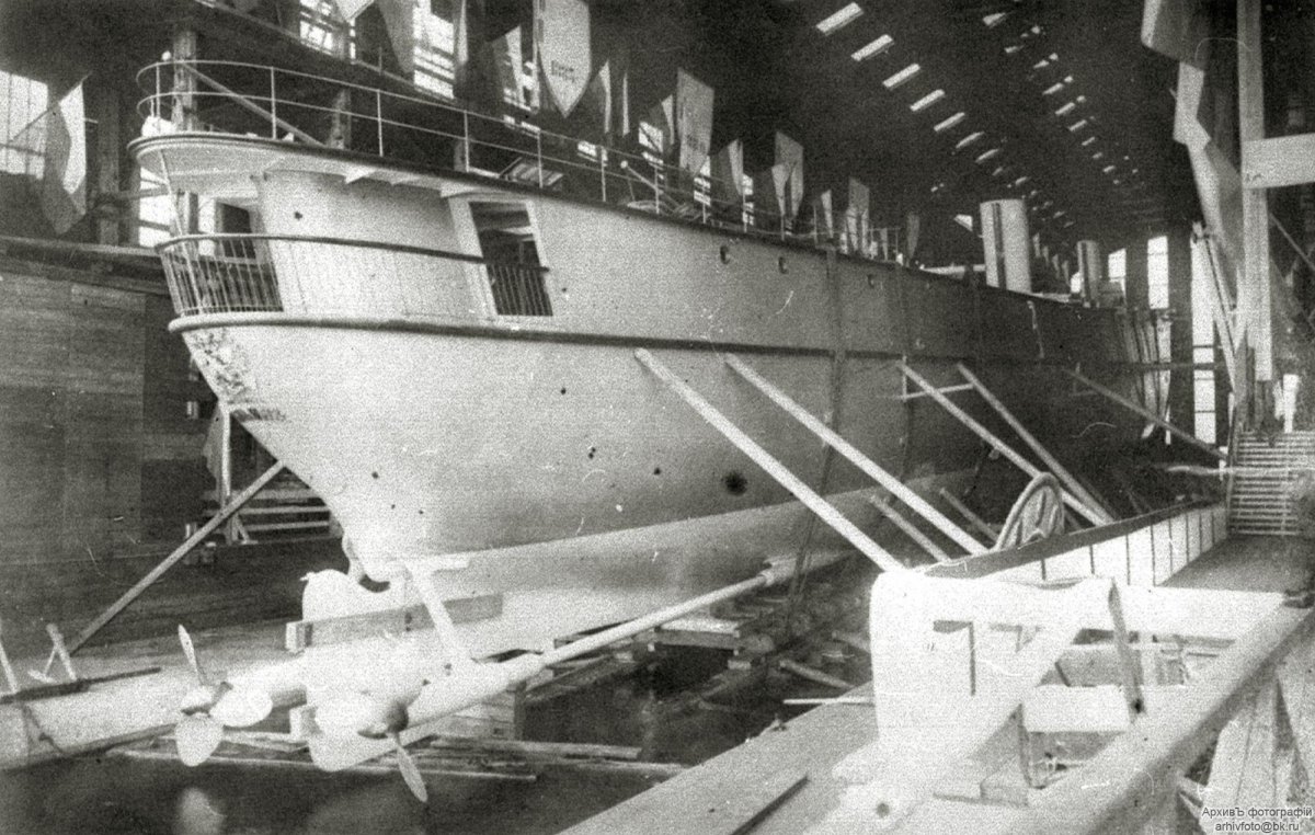 Модель минный крейсер лейтенант Ильин