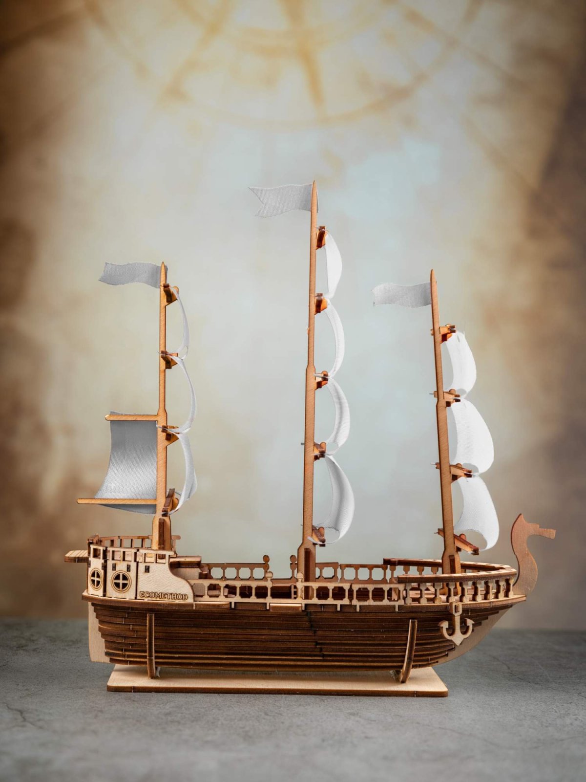 Парусник из дерева