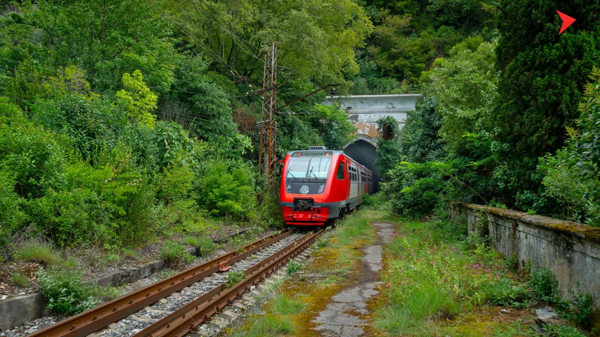 Поезд Адлер Гагра