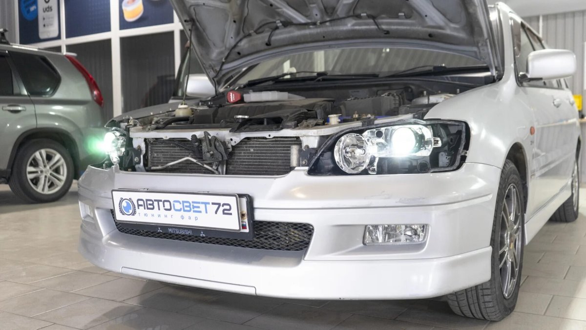 Фары Митсубиси ланцер цедия