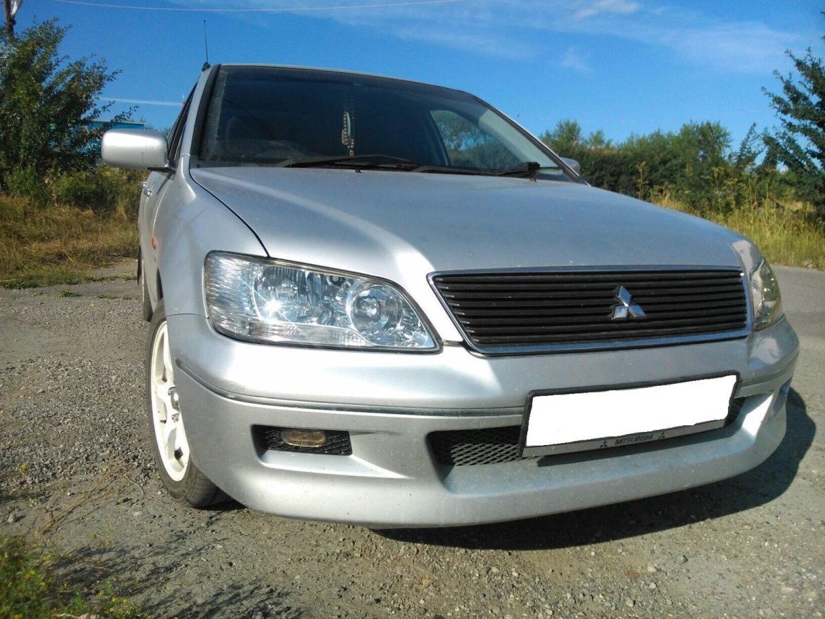 Mitsubishi Lancer Cedia 2001