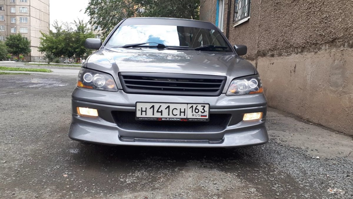 Противотуманные фары Mitsubishi Lancer Cedia