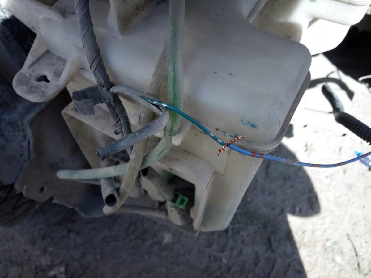 Артикул клапан абсорбера Мицубиси 9 цедия