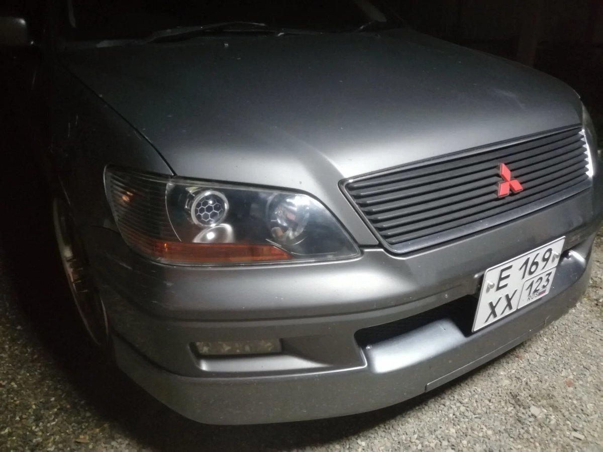 Lancer Cedia линзы