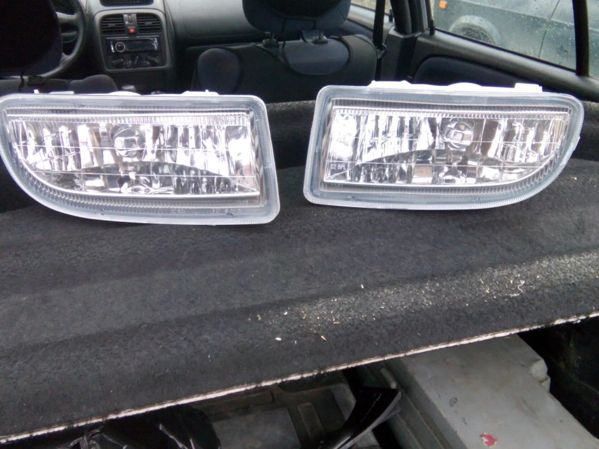 Mitsubishi Carisma 2003 ПТФ