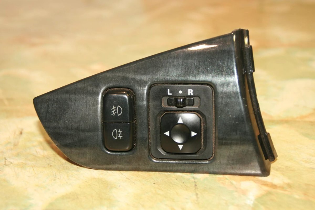 Кнопки ПТФ Mitsubishi Lancer 9